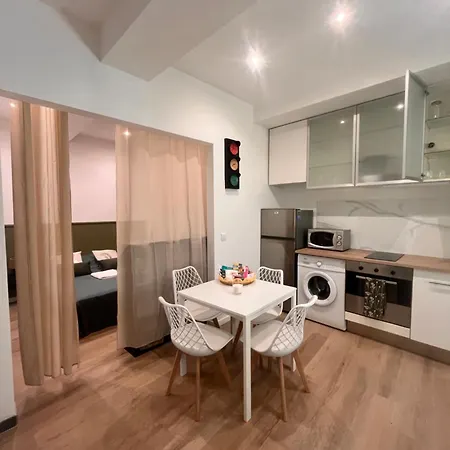 Au Coeur Du Vieux Et A 5 Min De La Daire Nice